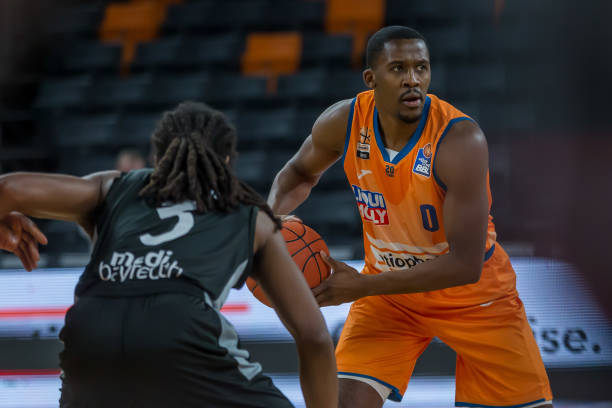 防守稳固 防守稳固