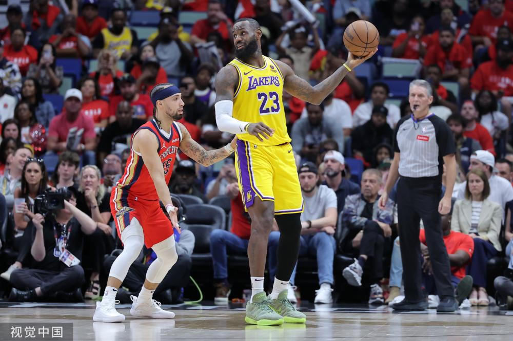 多名球员入 多名球员入